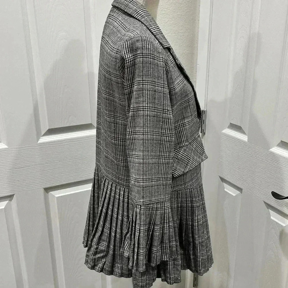 Academia jacket tweed button front, pleated bell sleeves pleated hem - Picture 6 of 8